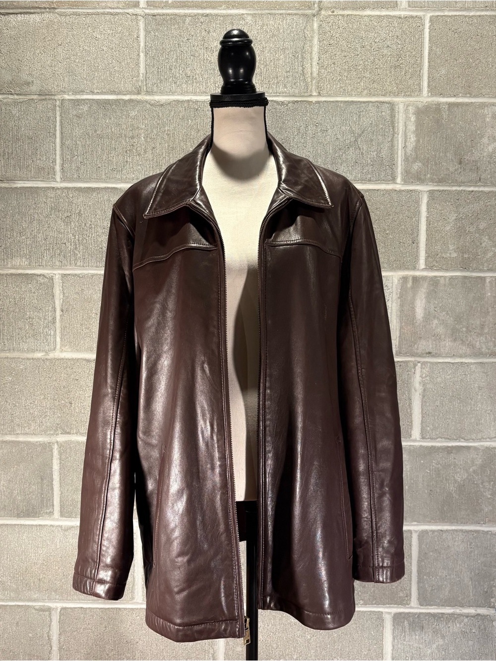 Wilson’s Leather men’s jacket. - Picture 2 of 10